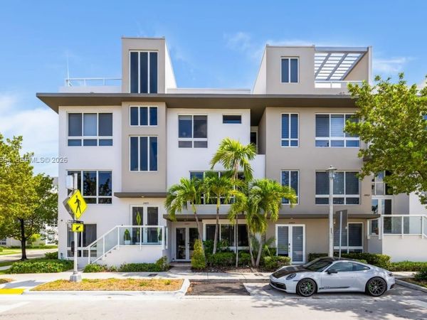 10471 NW 66th St , Doral, FL 33178