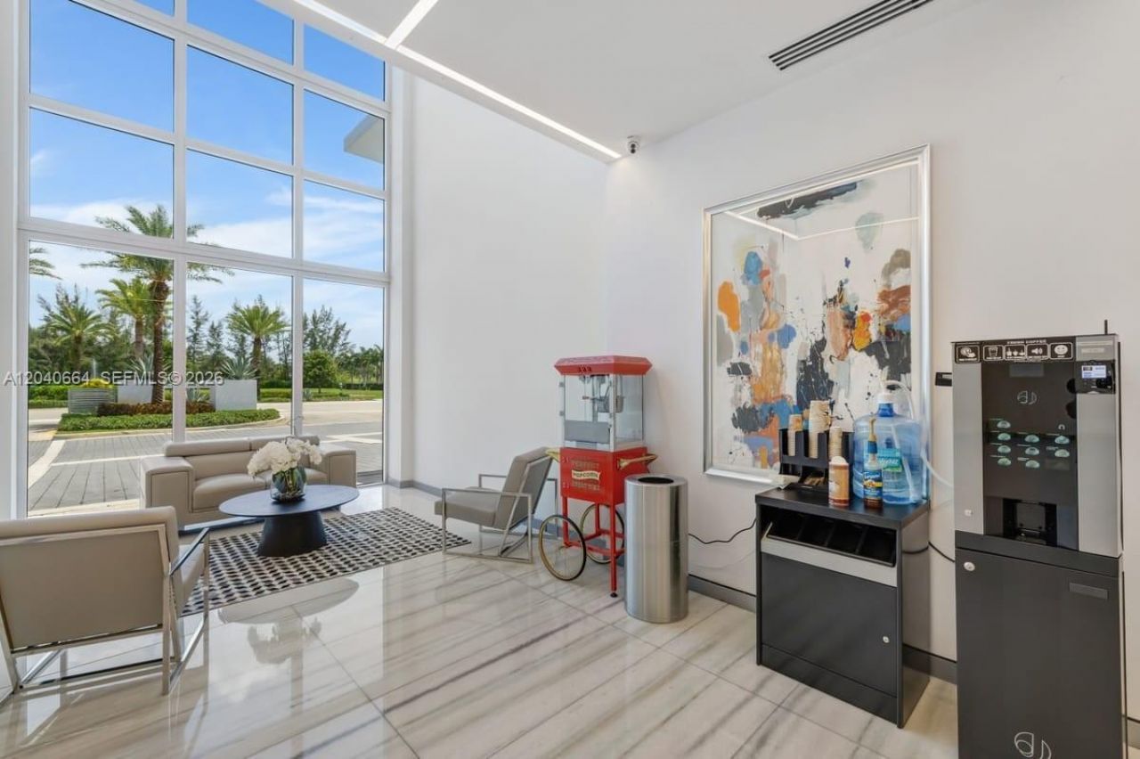 10471 NW 66th St , Doral, FL 33178 Photo
