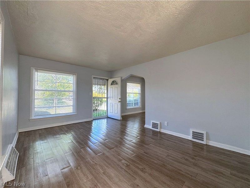 554 Darlington Drive, Bedford, OH 44146 Photo 6