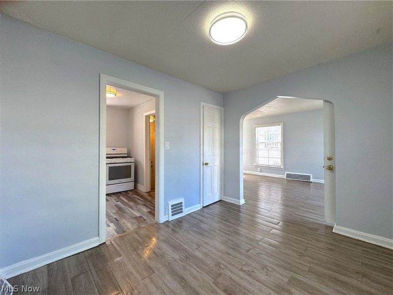 554 Darlington Drive, Bedford, OH 44146 Photo 8