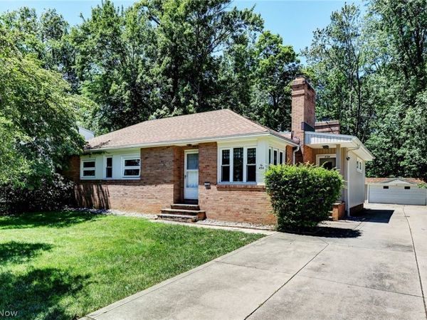 454 E 266th Street , Euclid, OH 44132