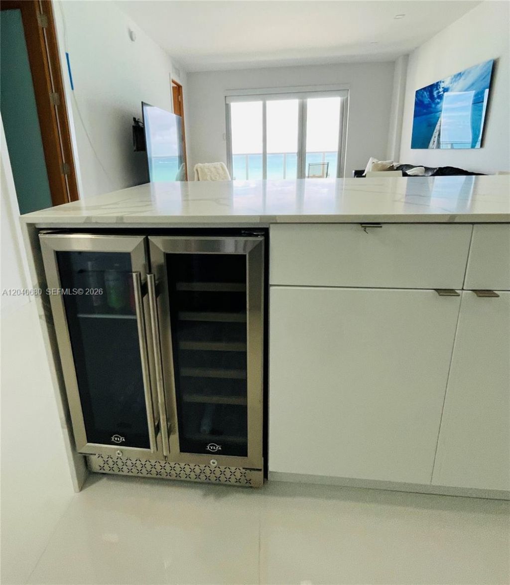 5701 Collins Ave, Unit PH08, Miami Beach, FL 33140 Photo