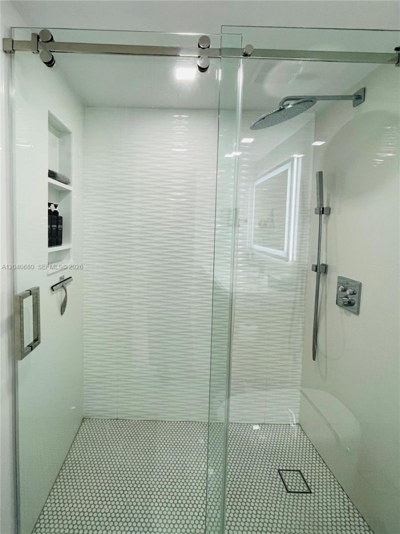 5701 Collins Ave, Unit PH08, Miami Beach, FL 33140 Photo