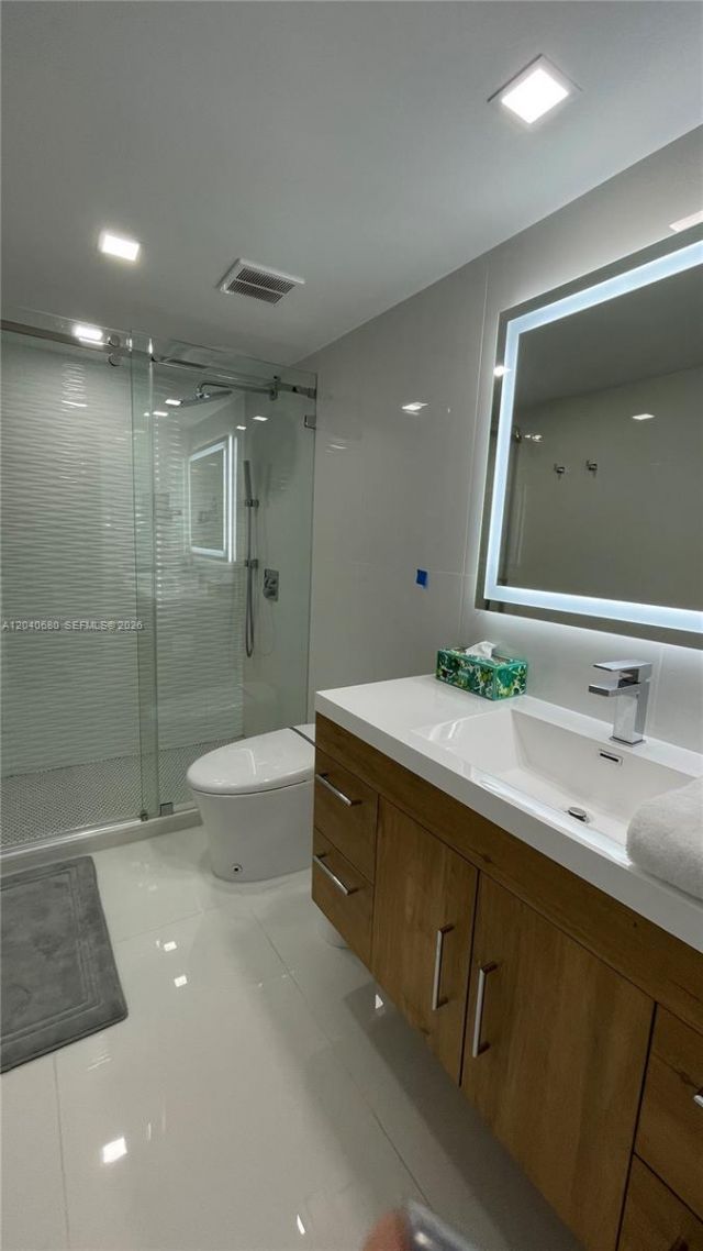 5701 Collins Ave, Unit PH08, Miami Beach, FL 33140 Photo