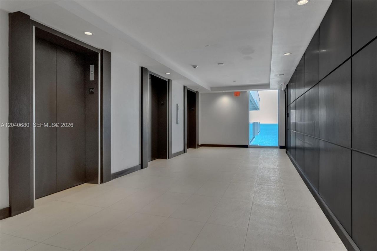 5701 Collins Ave, Unit PH08, Miami Beach, FL 33140 Photo
