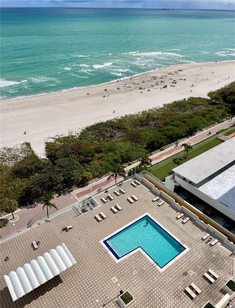5701 Collins Ave, Unit PH08, Miami Beach, FL 33140 Photo