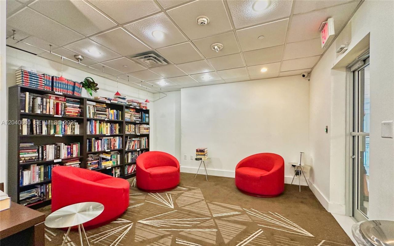 5701 Collins Ave, Unit PH08, Miami Beach, FL 33140 Photo