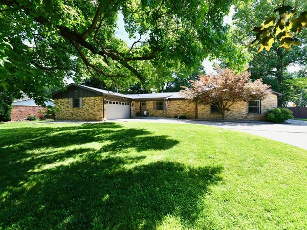 2999 Woodside Drive , Plainfield, IN 46168