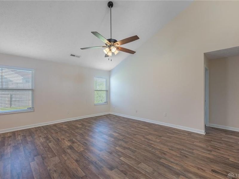 4202 Dobbin Circle, Dayton, OH 45424 Photo 2