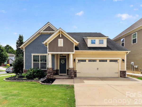 128 Creekside Crossing Lane, Mooresville, NC 28117