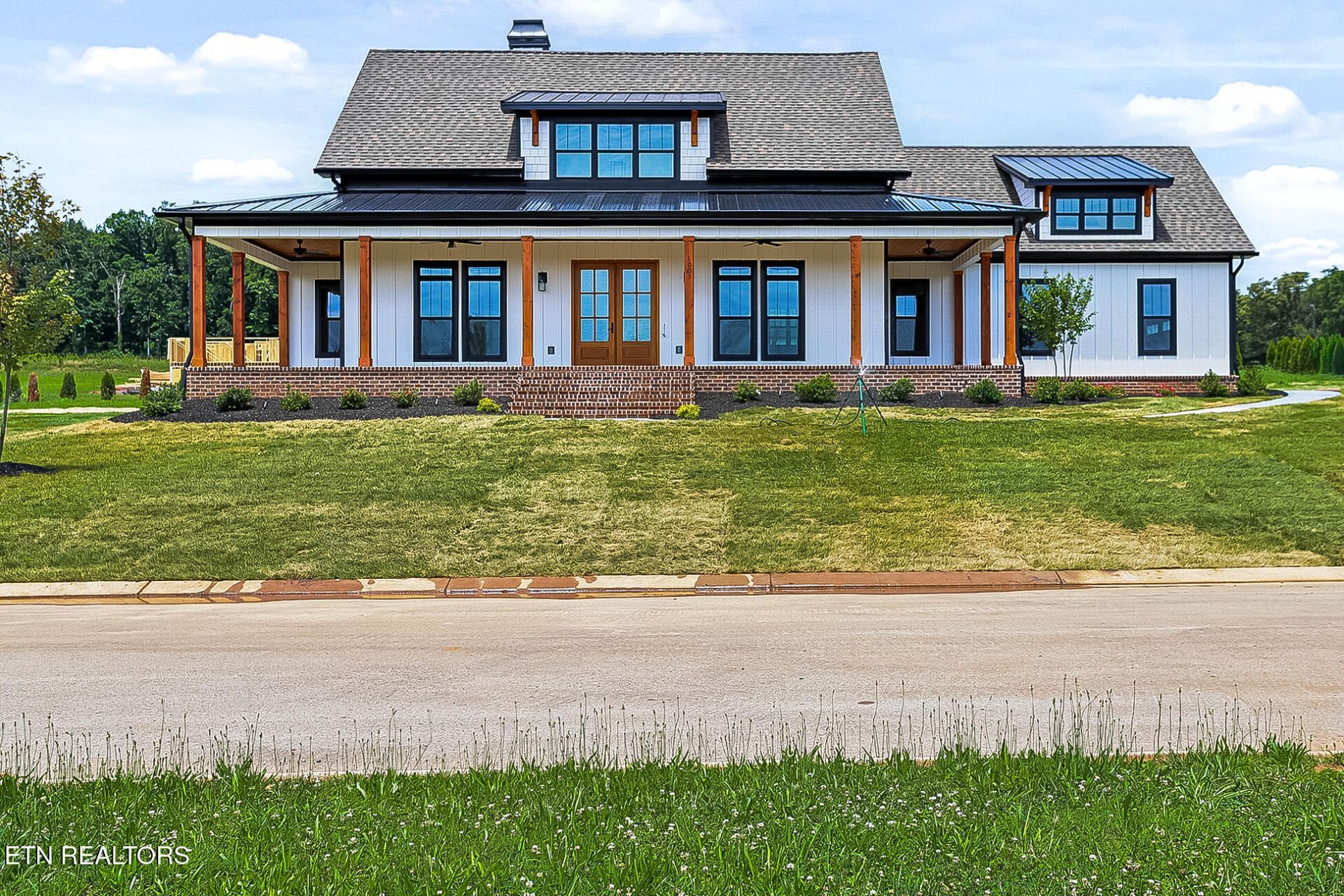 1005 Sophie Drive, Greenback, TN 37742 Main Photo