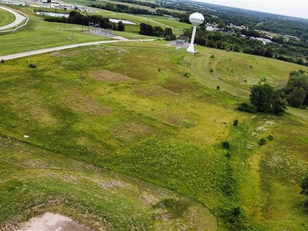 SE Pence Road, Cameron, MO 64429