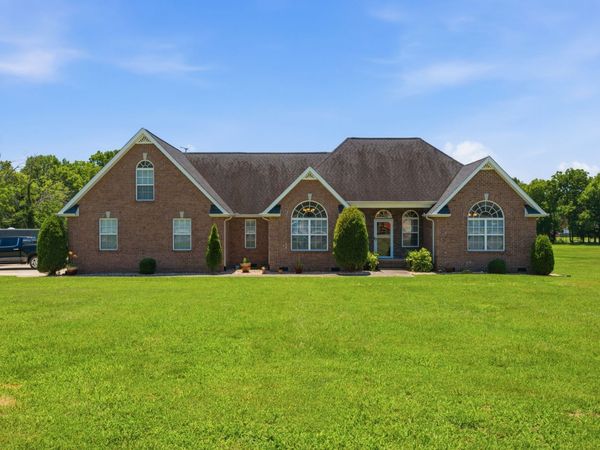 465 Old 25 Loop Road, Castalian Springs, TN 37031