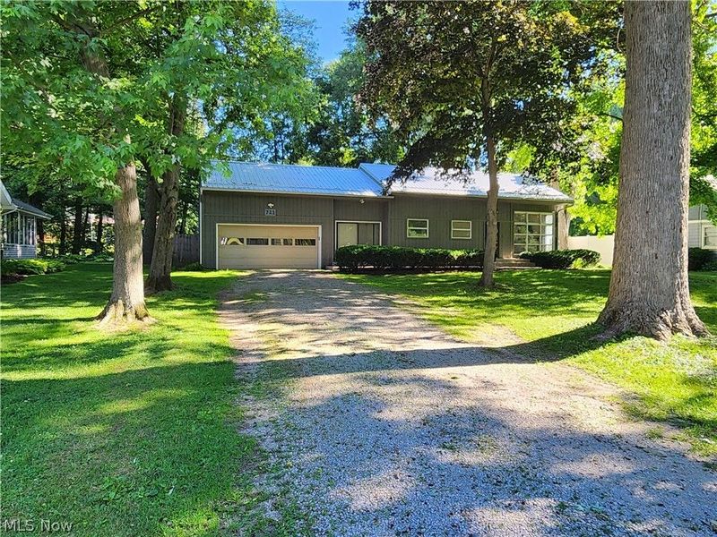 721 Frank Boulevard, Akron, OH 44320 Photo 2