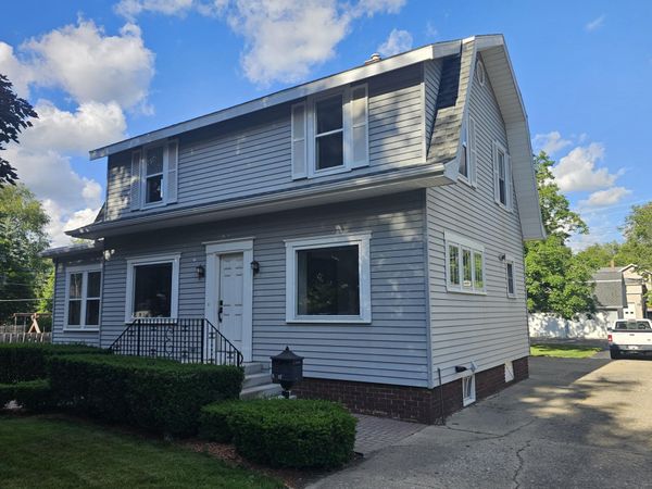117 S West, Hillsdale, MI 49242