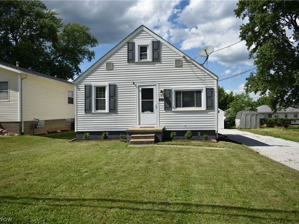 1085 Stratford Street , Barberton, OH 44203