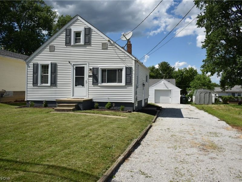 1085 Stratford Street, Barberton, OH 44203 Photo 2
