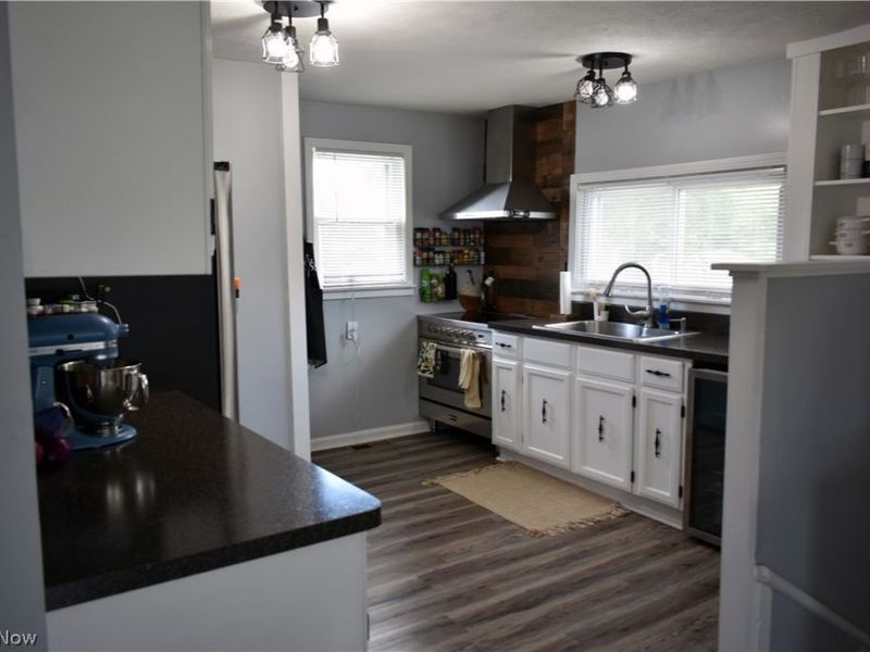 1085 Stratford Street, Barberton, OH 44203 Photo 8