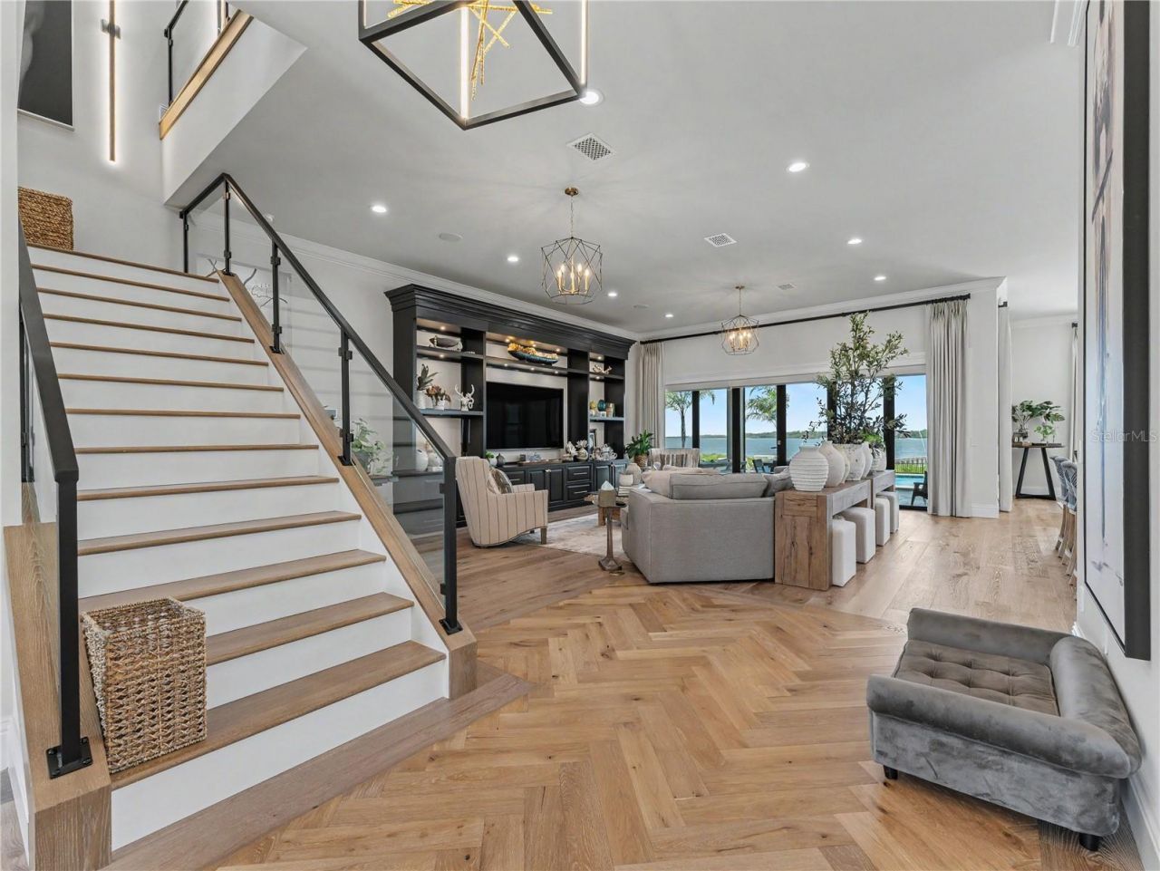 732 Shore Drive E, Oldsmar, FL 34677 Photo