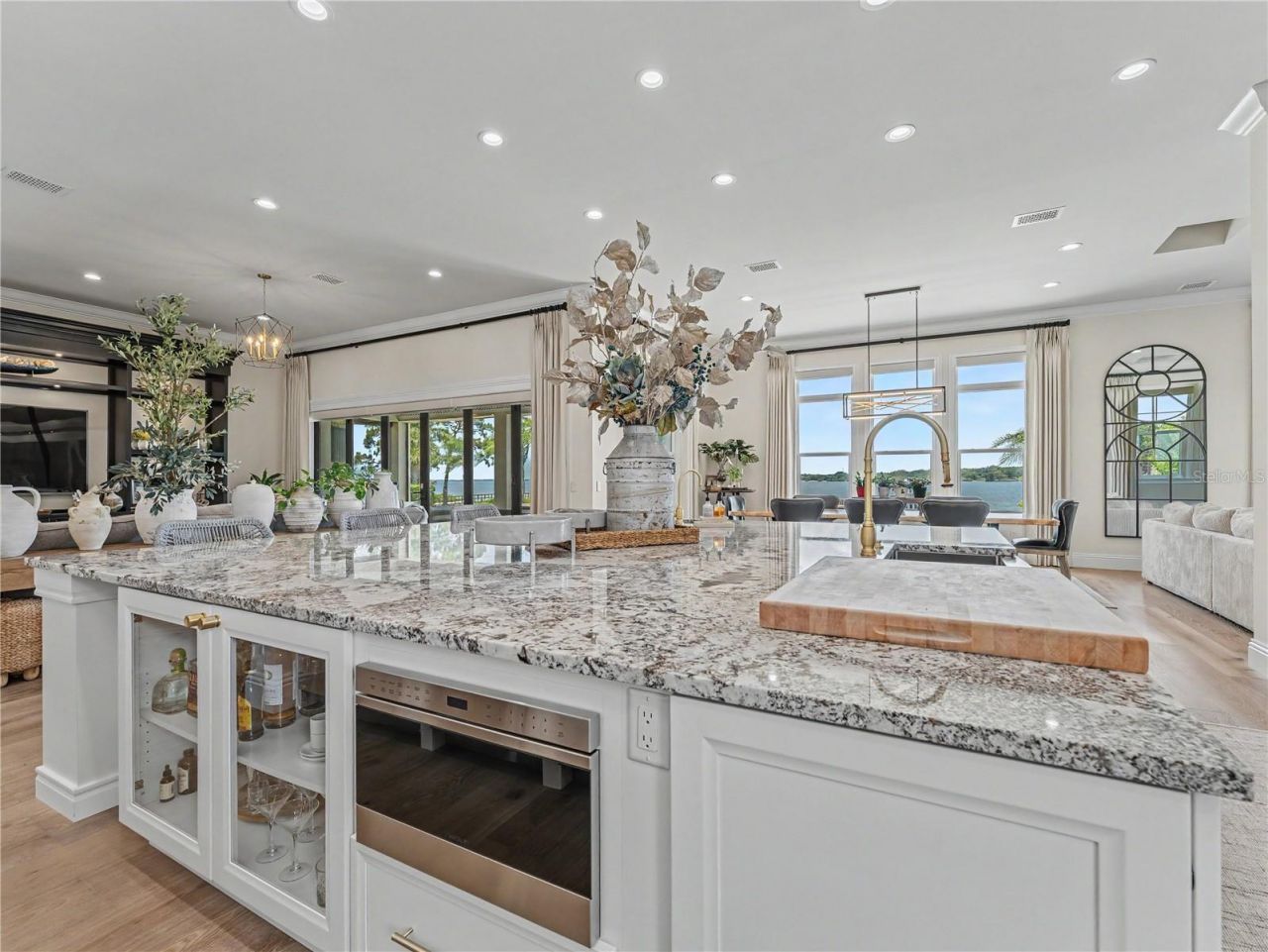732 Shore Drive E, Oldsmar, FL 34677 Photo