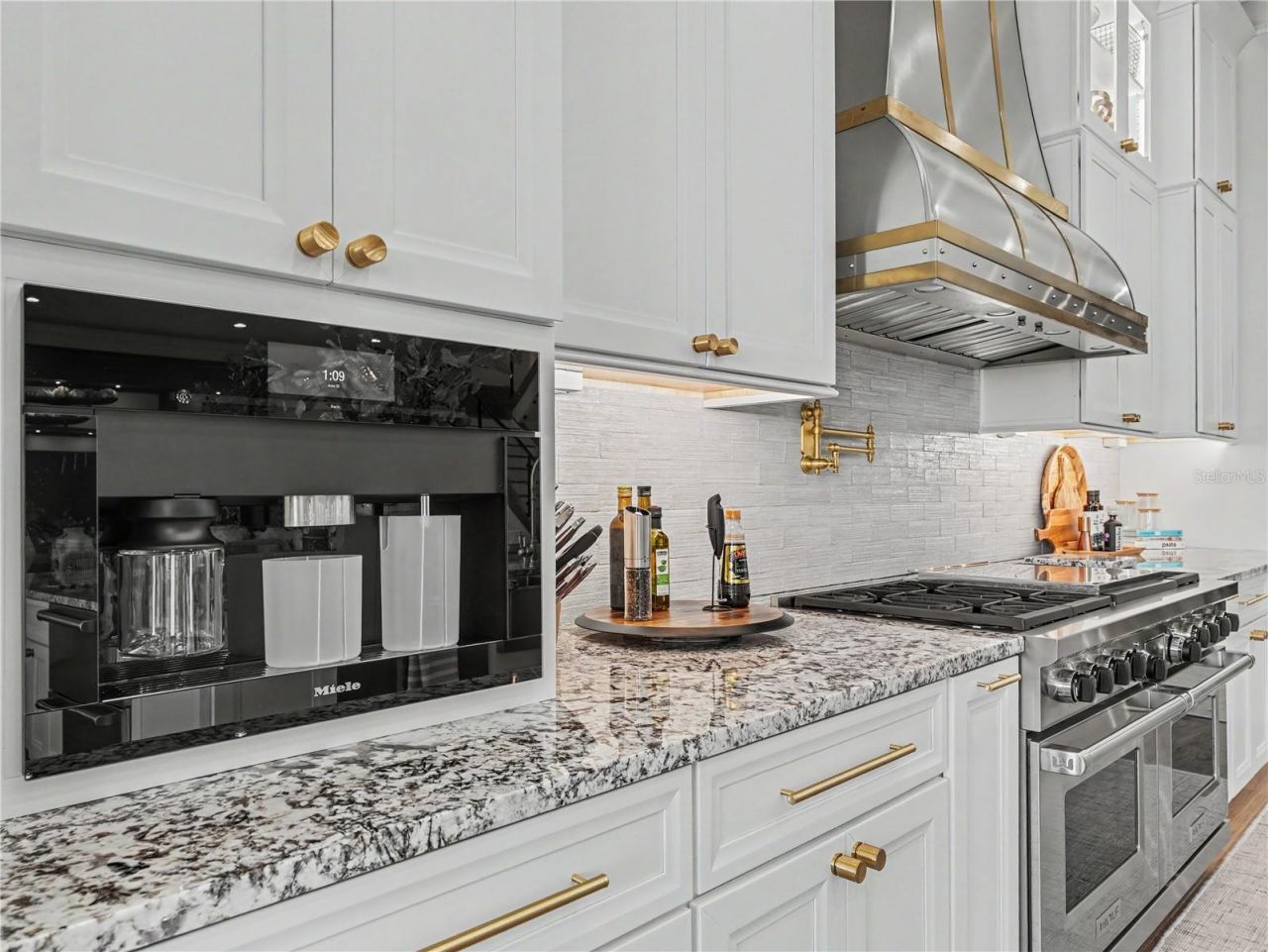 732 Shore Drive E, Oldsmar, FL 34677 Photo