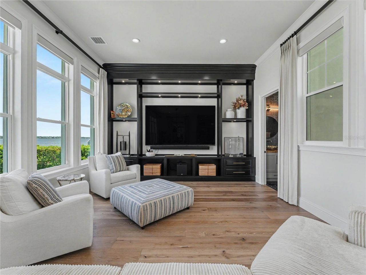 732 Shore Drive E, Oldsmar, FL 34677 Photo