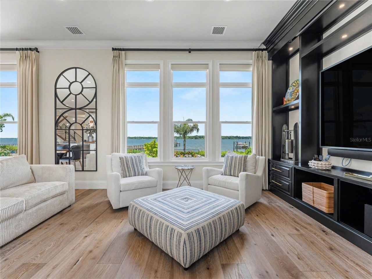 732 Shore Drive E, Oldsmar, FL 34677 Photo