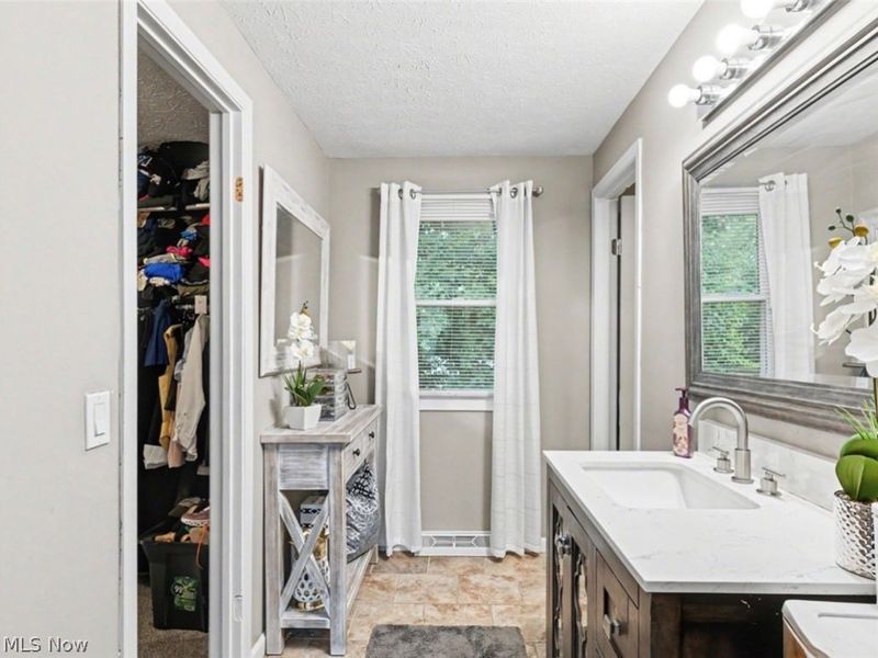 31773 N Roundhead Drive, Solon, OH 44139 Photo 14
