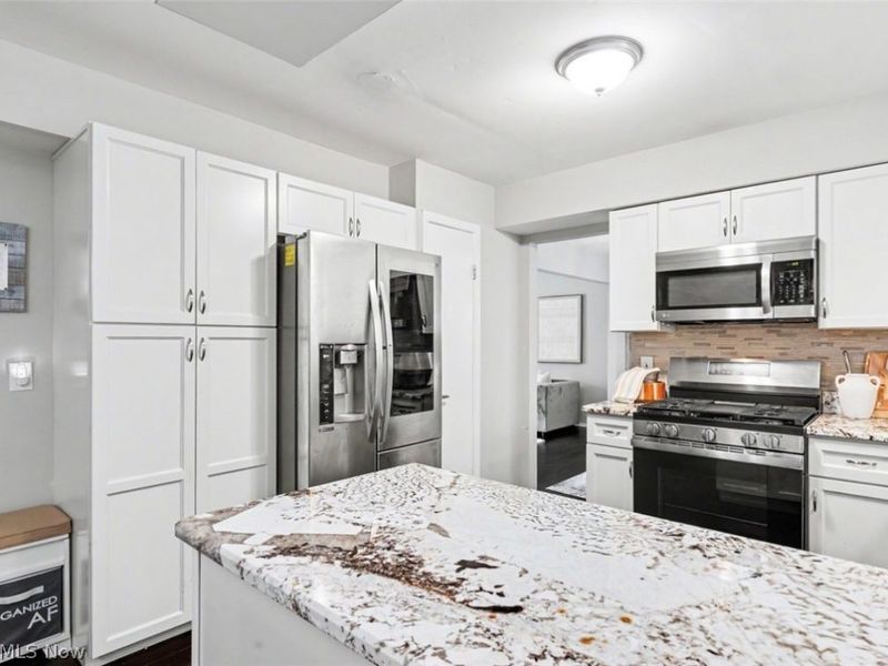 31773 N Roundhead Drive, Solon, OH 44139 Photo 7