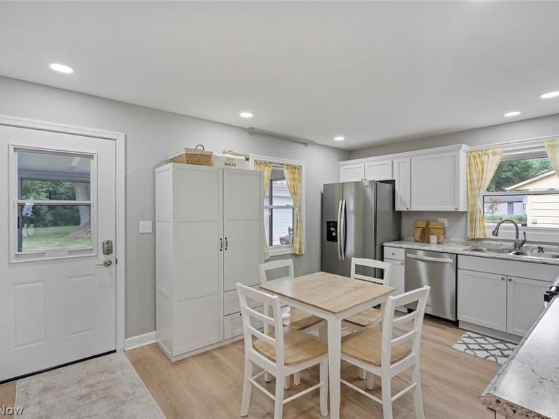 8041 Timberlane, Warren, OH 44484 Photo 6