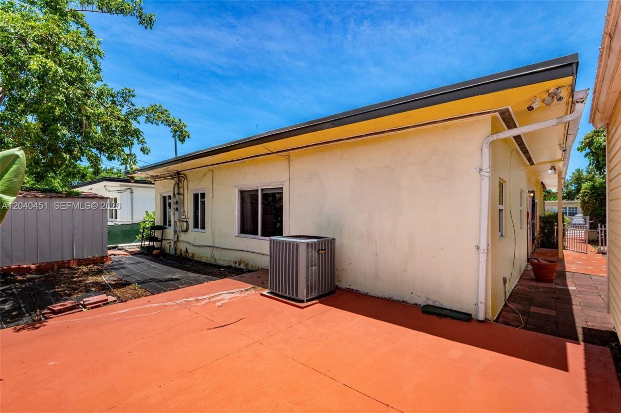 259 NE 111th St, Miami, FL 33161 Photo