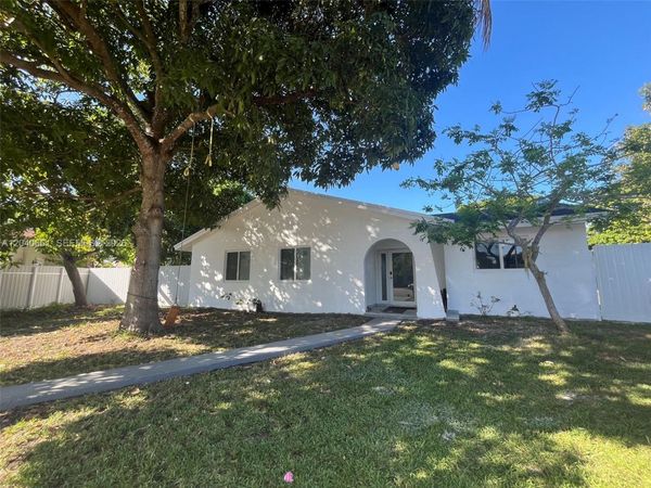 16805 SW 109th Ct , Miami, FL 33157