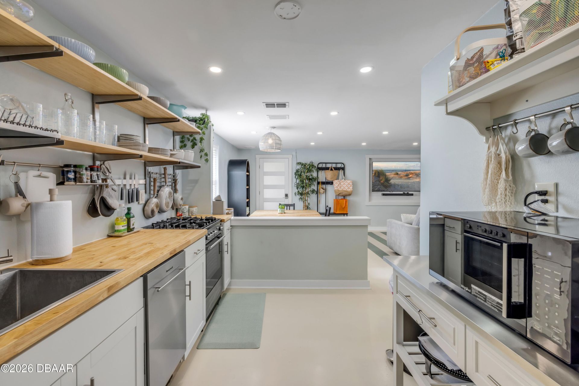 308 Due East Street, New Smyrna Beach, FL 32169 Photo