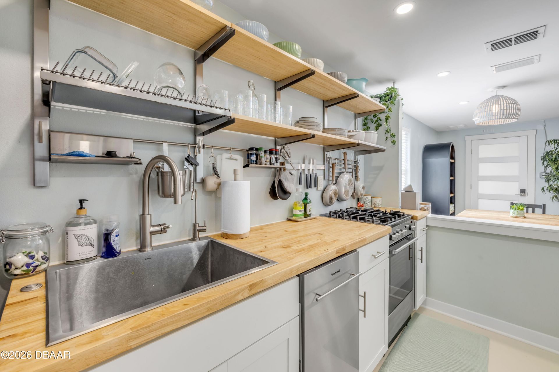 308 Due East Street, New Smyrna Beach, FL 32169 Photo