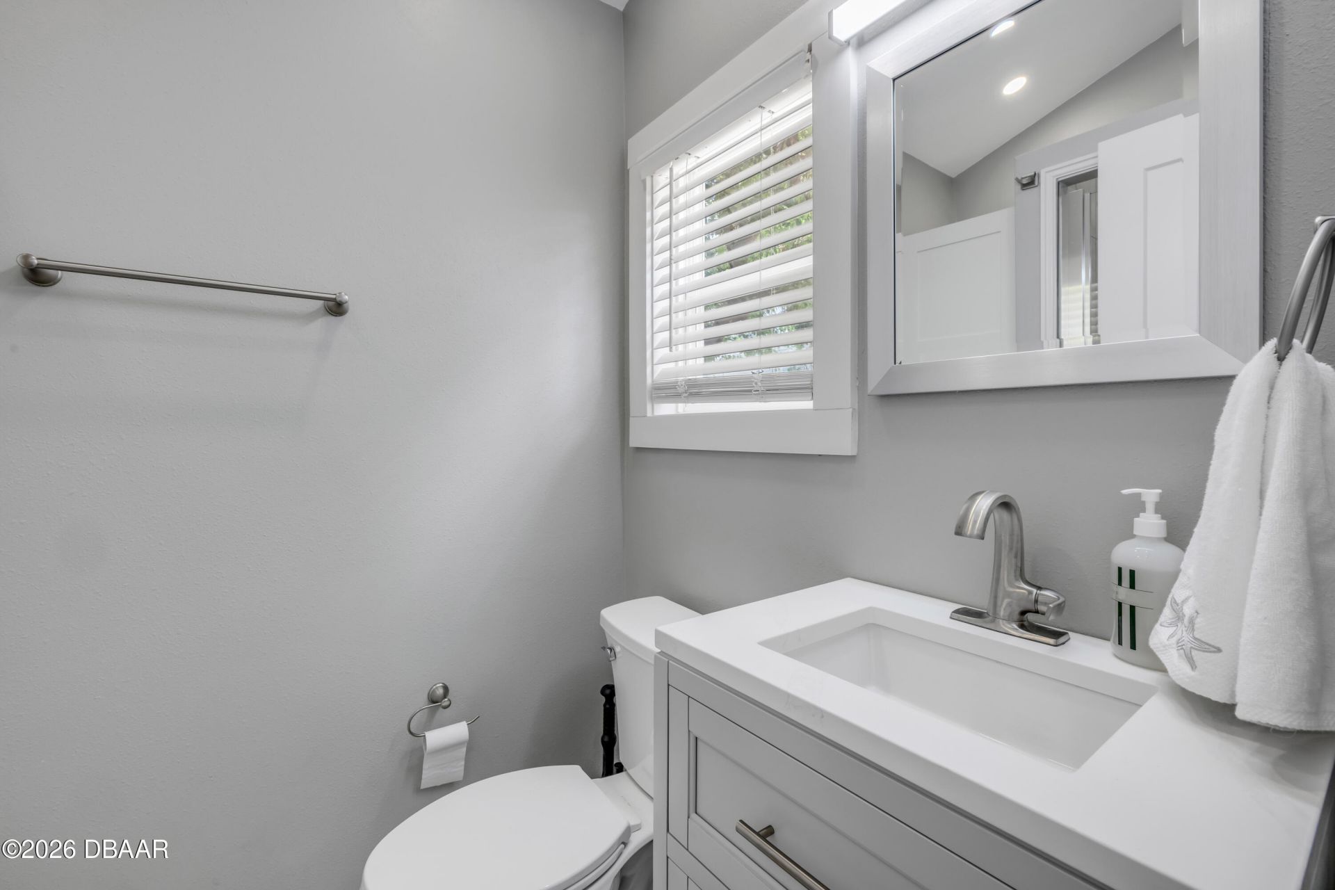 308 Due East Street, New Smyrna Beach, FL 32169 Photo