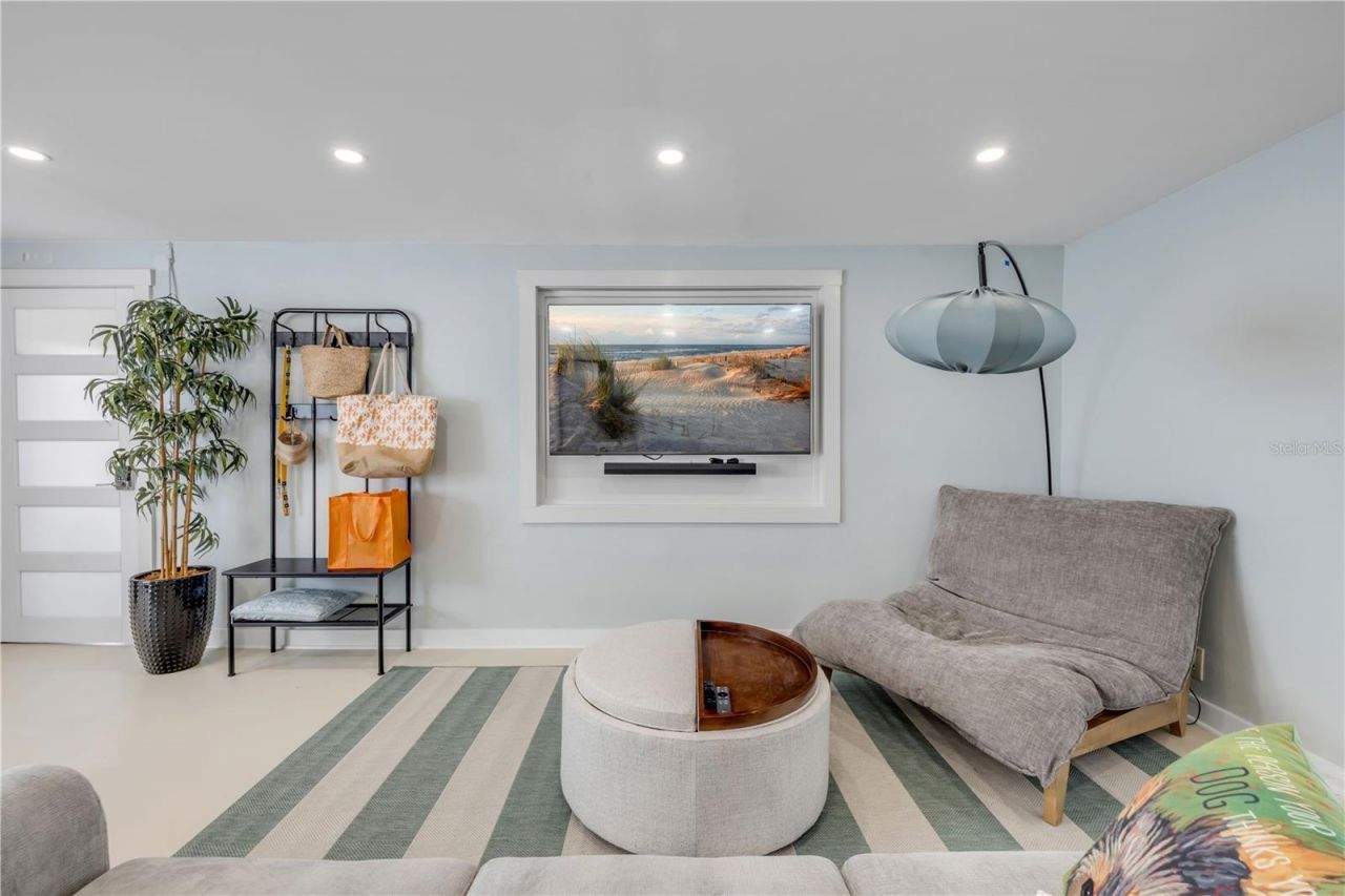 308 Due East Street , New Smyrna Beach, FL 32169 Photo