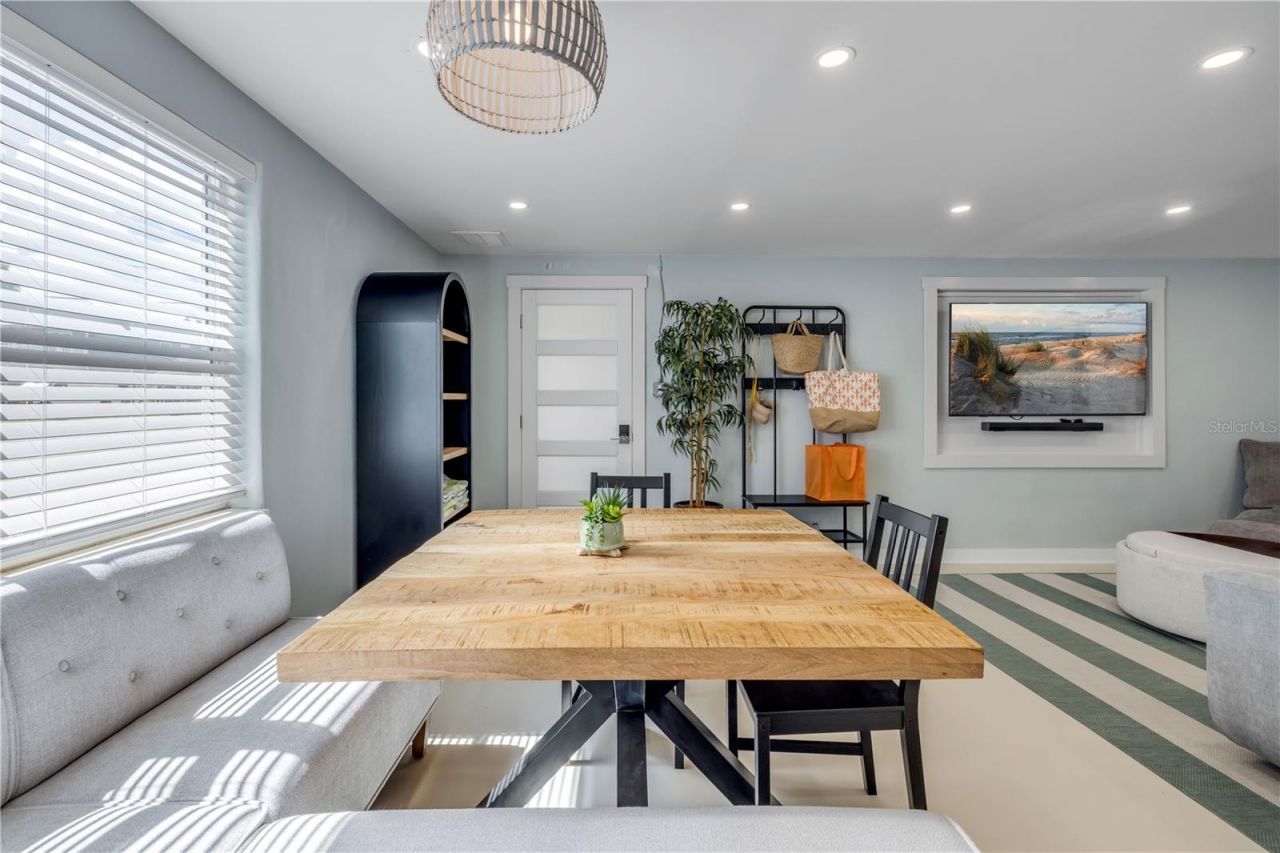 308 Due East Street , New Smyrna Beach, FL 32169 Photo