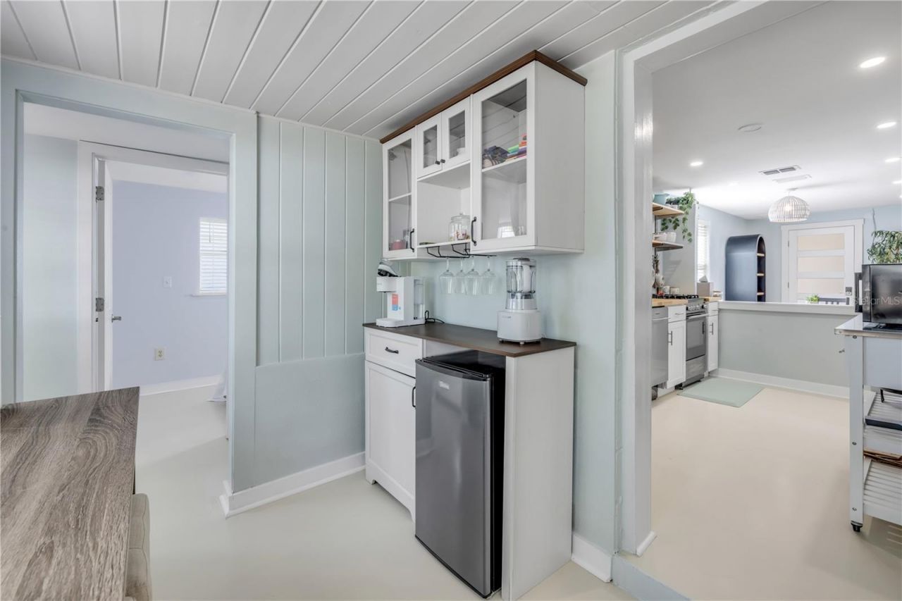 308 Due East Street , New Smyrna Beach, FL 32169 Photo