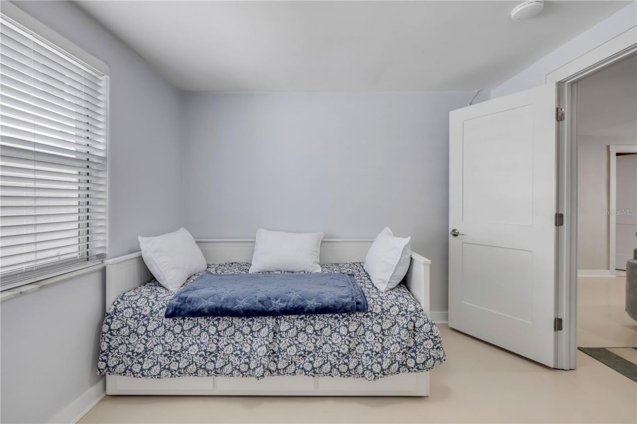 308 Due East Street , New Smyrna Beach, FL 32169 Photo