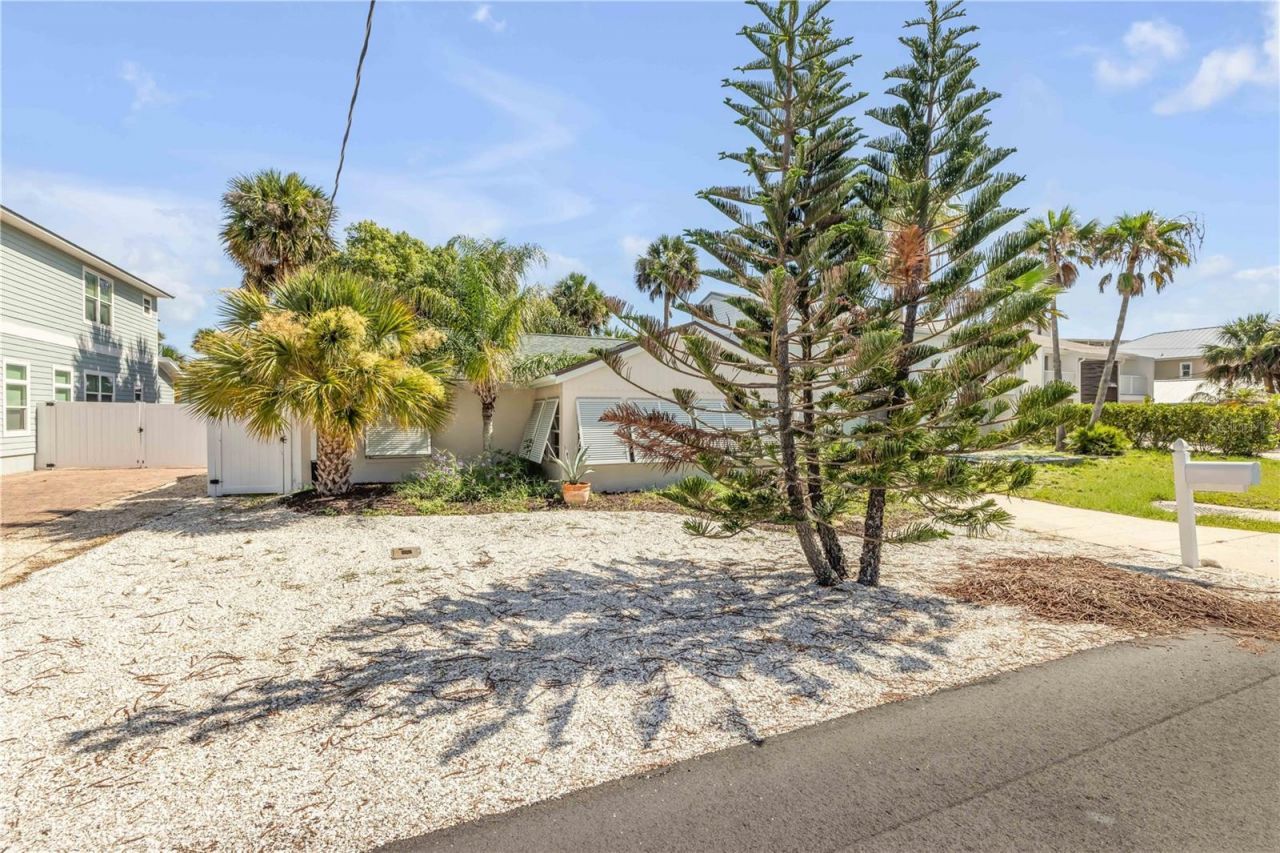 308 Due East Street , New Smyrna Beach, FL 32169 Photo
