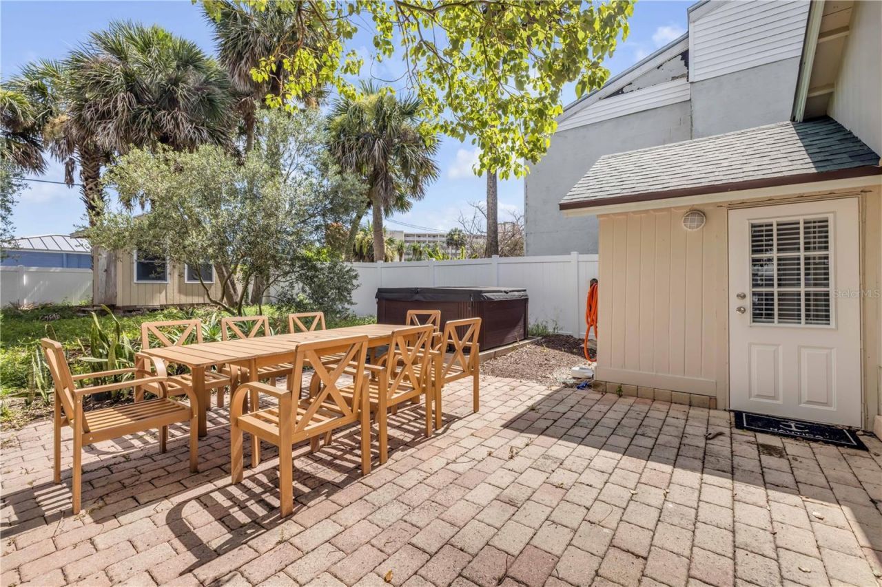 308 Due East Street , New Smyrna Beach, FL 32169 Photo
