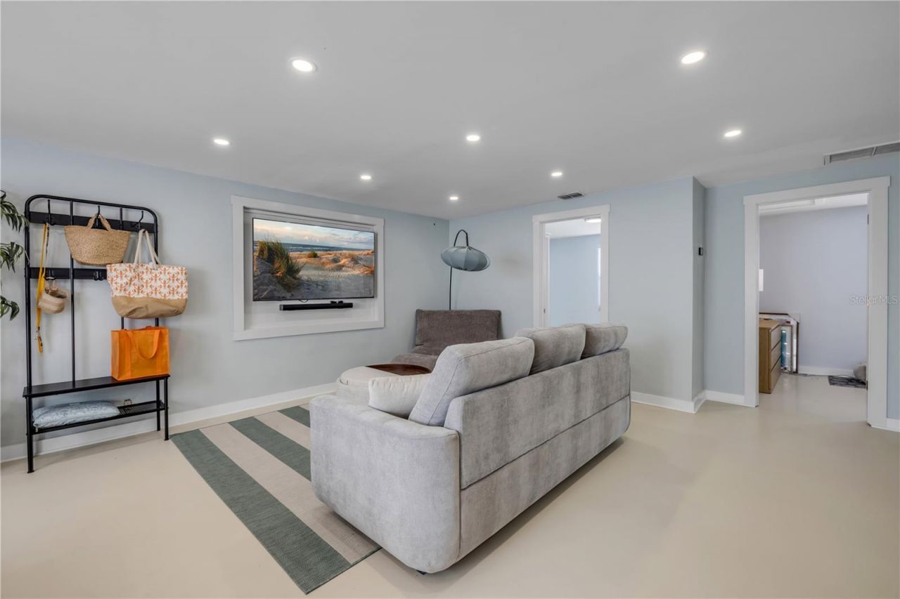 308 Due East Street , New Smyrna Beach, FL 32169 Photo