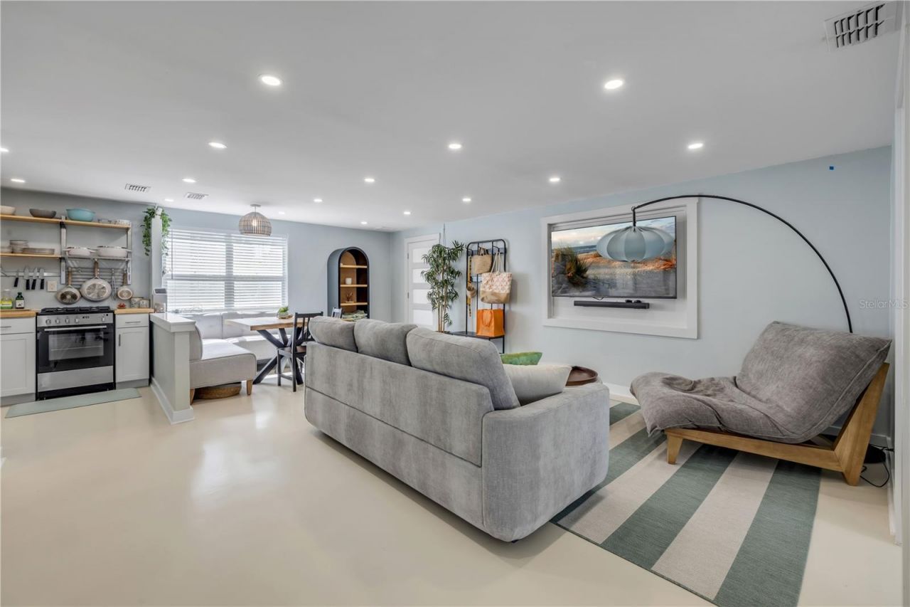 308 Due East Street , New Smyrna Beach, FL 32169 Photo