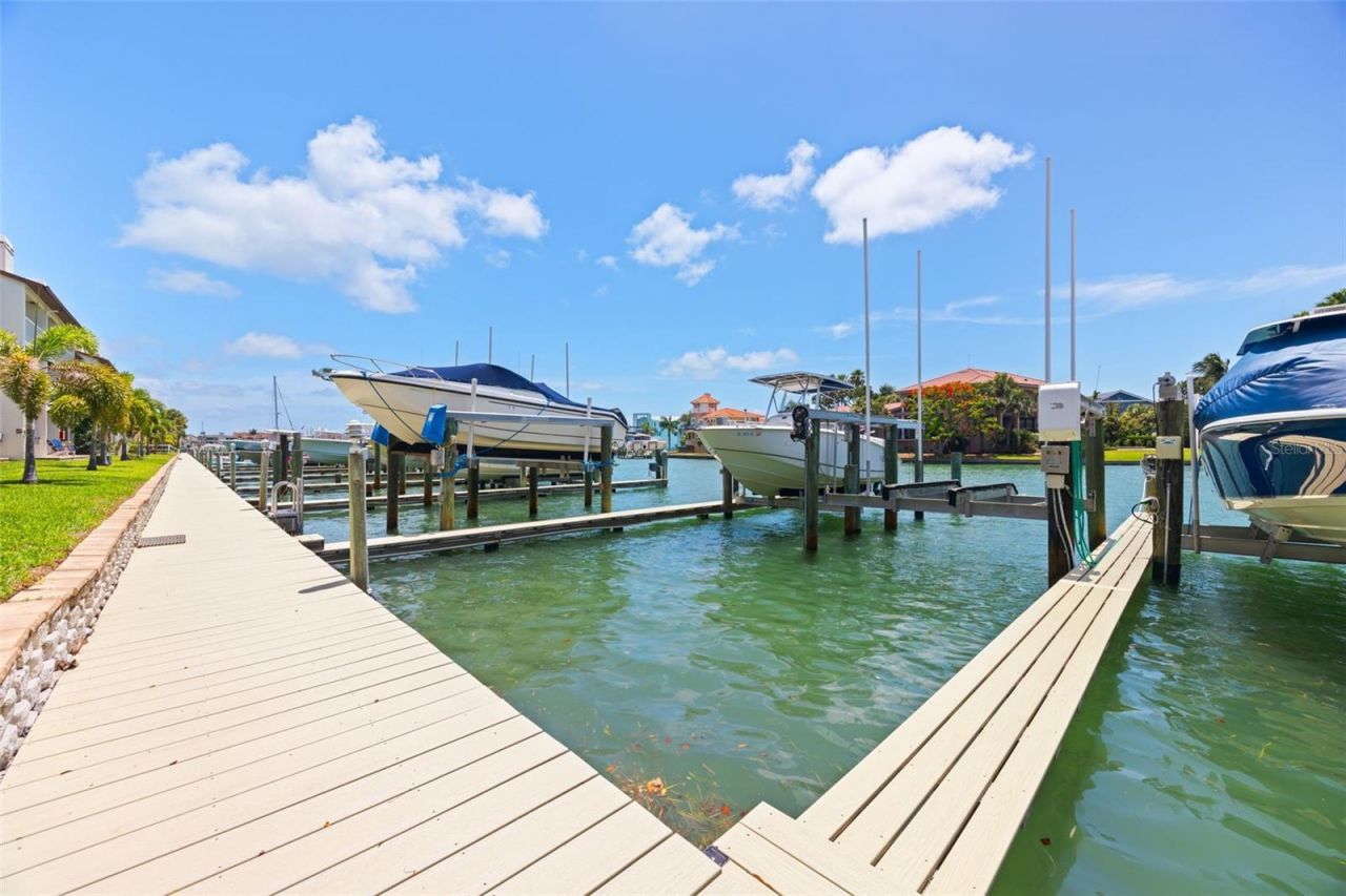367 Madeira Circle, Tierra Verde, FL 33715 Photo
