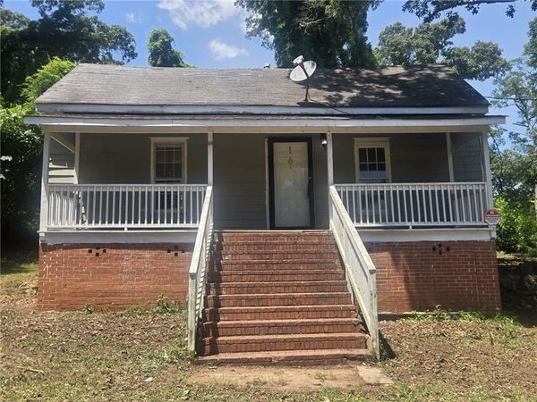 71 Sargent Railroad Avenue , Newnan, GA 30263