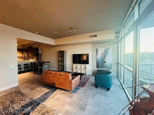 353 E Bonneville Avenue, Unit 606, Las Vegas, NV 89101