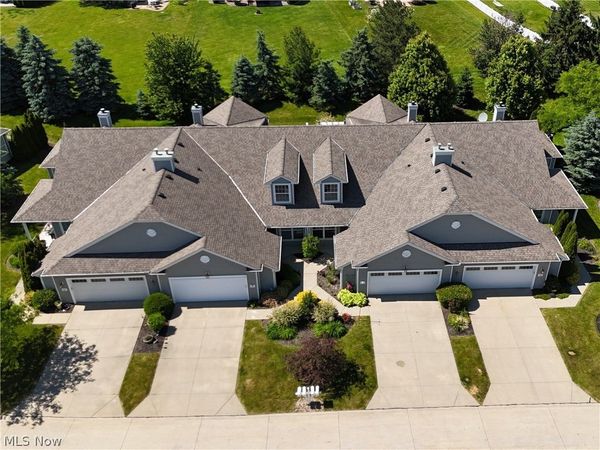 546 Hyannis Port Circle , Avon Lake, OH 44012