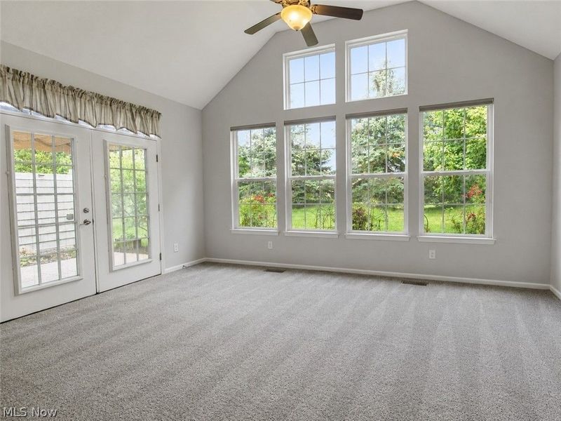 546 Hyannis Port Circle, Avon Lake, OH 44012 Photo 15