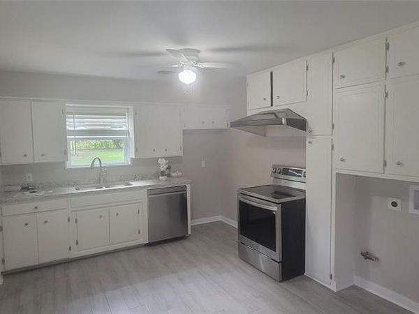 716 N Cummings Drive, Alvarado, TX 76009