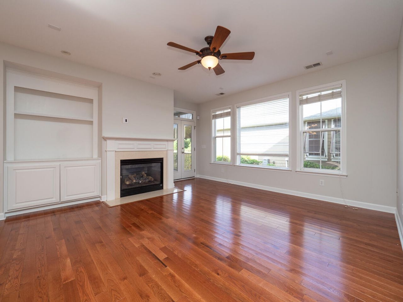 3040 Treadwell Street Photo 21
